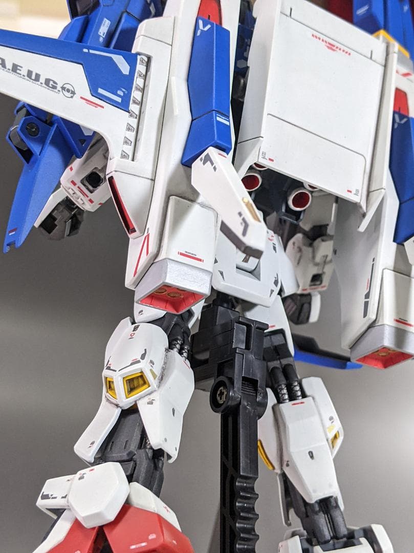 プラモデル　HG スーパーガンダム（機動戦士Zガンダム）組立塗装済