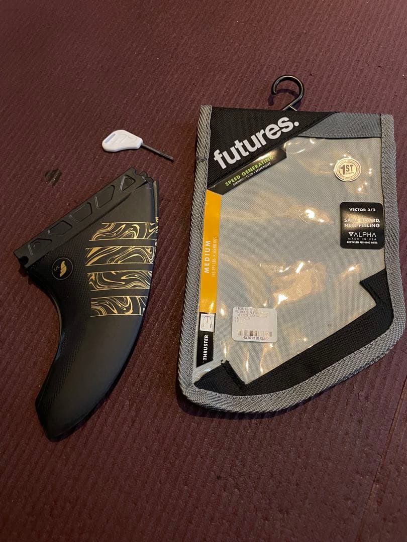 22日終了価格美品フューチャーフィン ALPHA VECTOR 3/2 フィンM