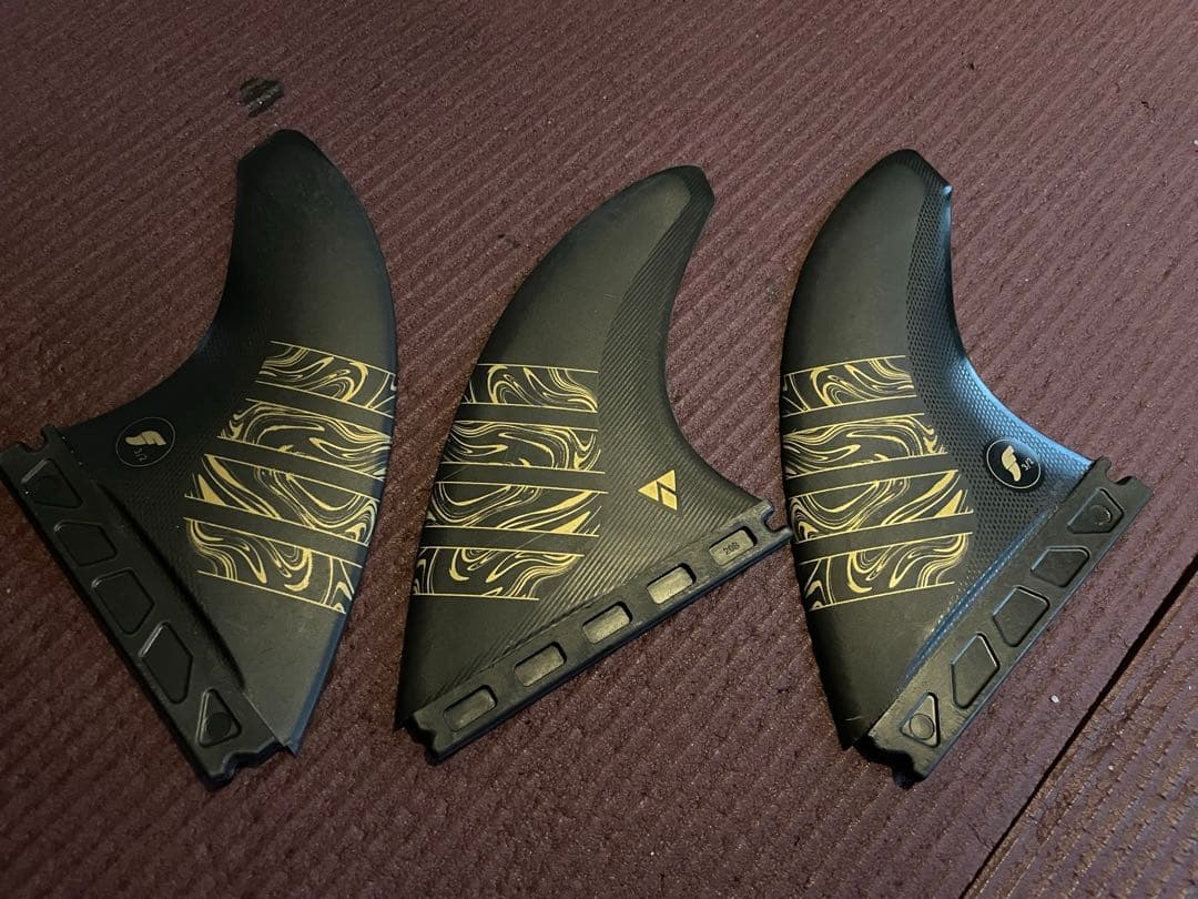 22日終了価格美品フューチャーフィン ALPHA VECTOR 3/2 フィンM