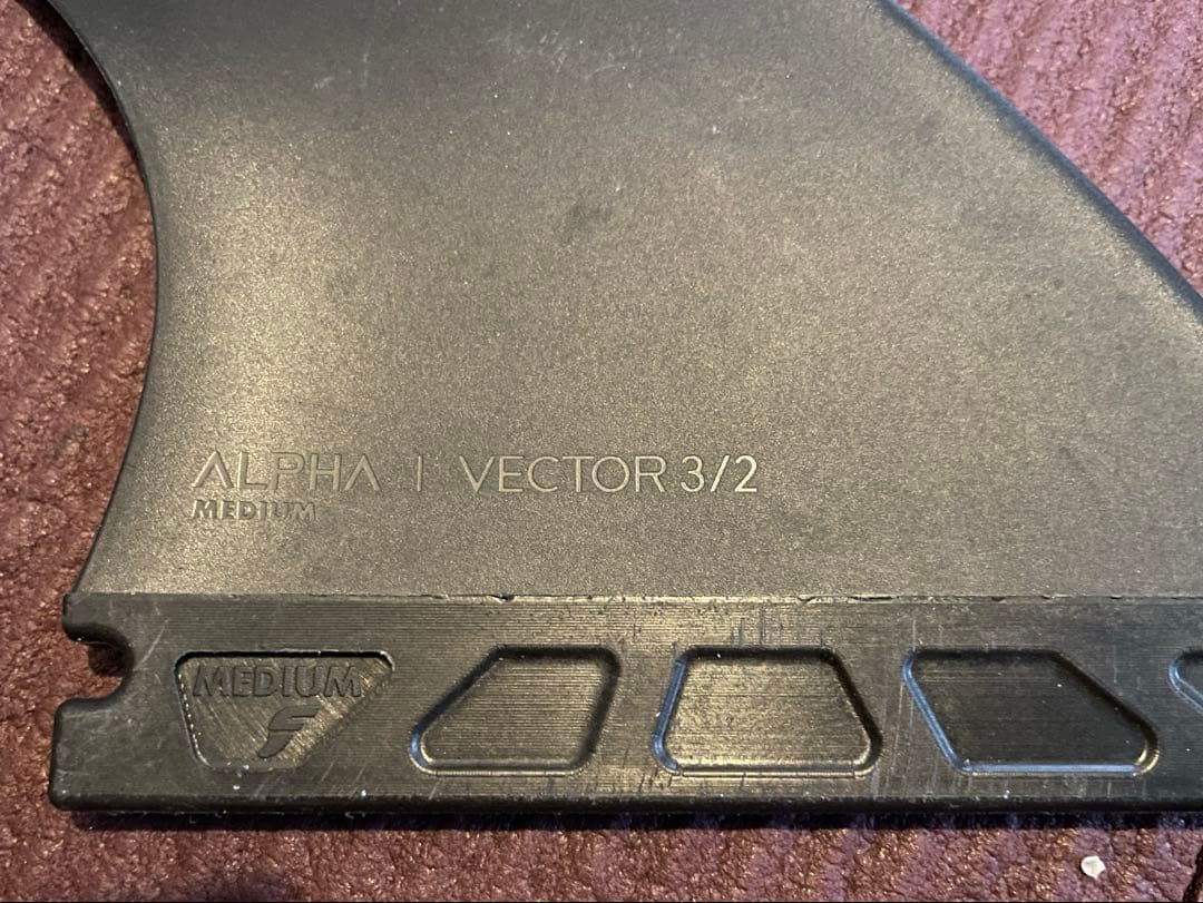 22日終了価格美品フューチャーフィン ALPHA VECTOR 3/2 フィンM