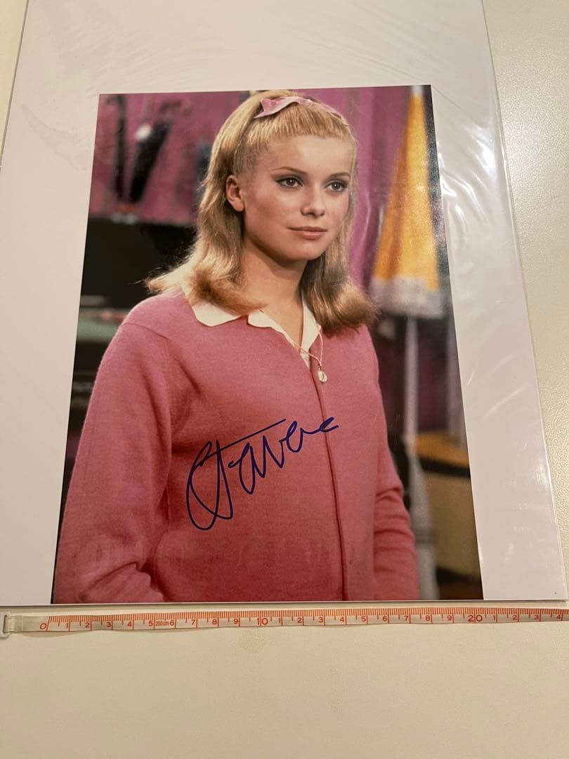 カトリーヌ・ドヌーヴ　直筆サイン入り写真