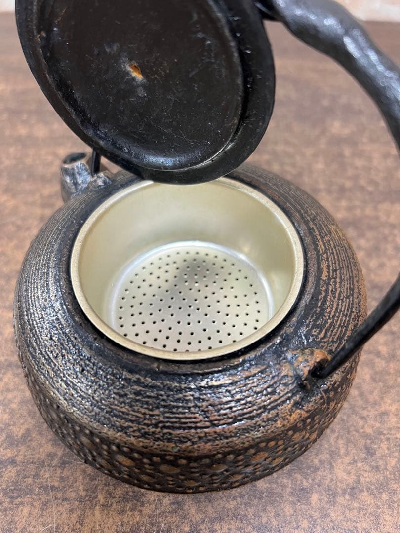 A2【used】鉄瓶 砂鉄 南部鉄器 岩鋳 急須