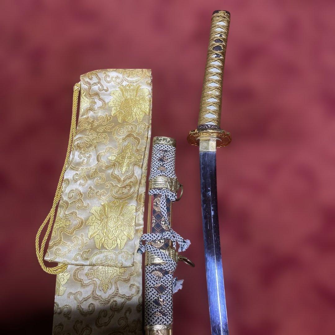 模造刀(刀袋付) 太刀造り 金具装飾 金茶柄 太刀型金鍔
