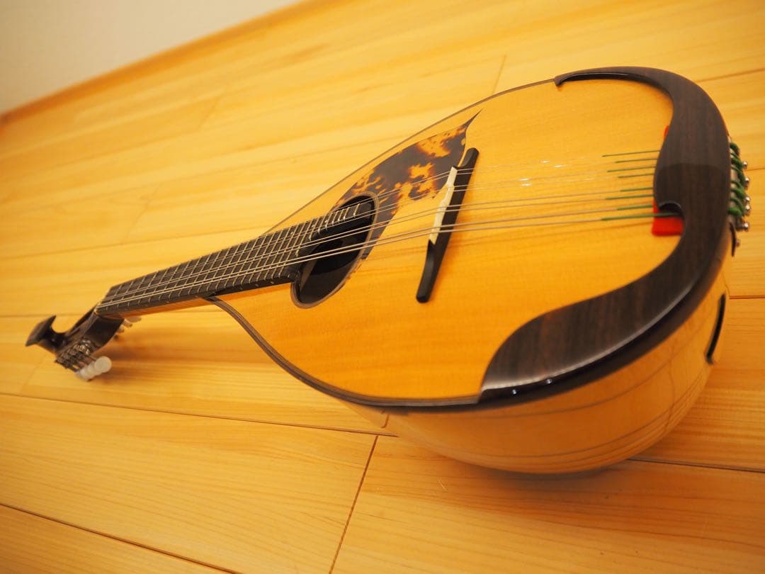 落合マンドリン S2（2007年製）