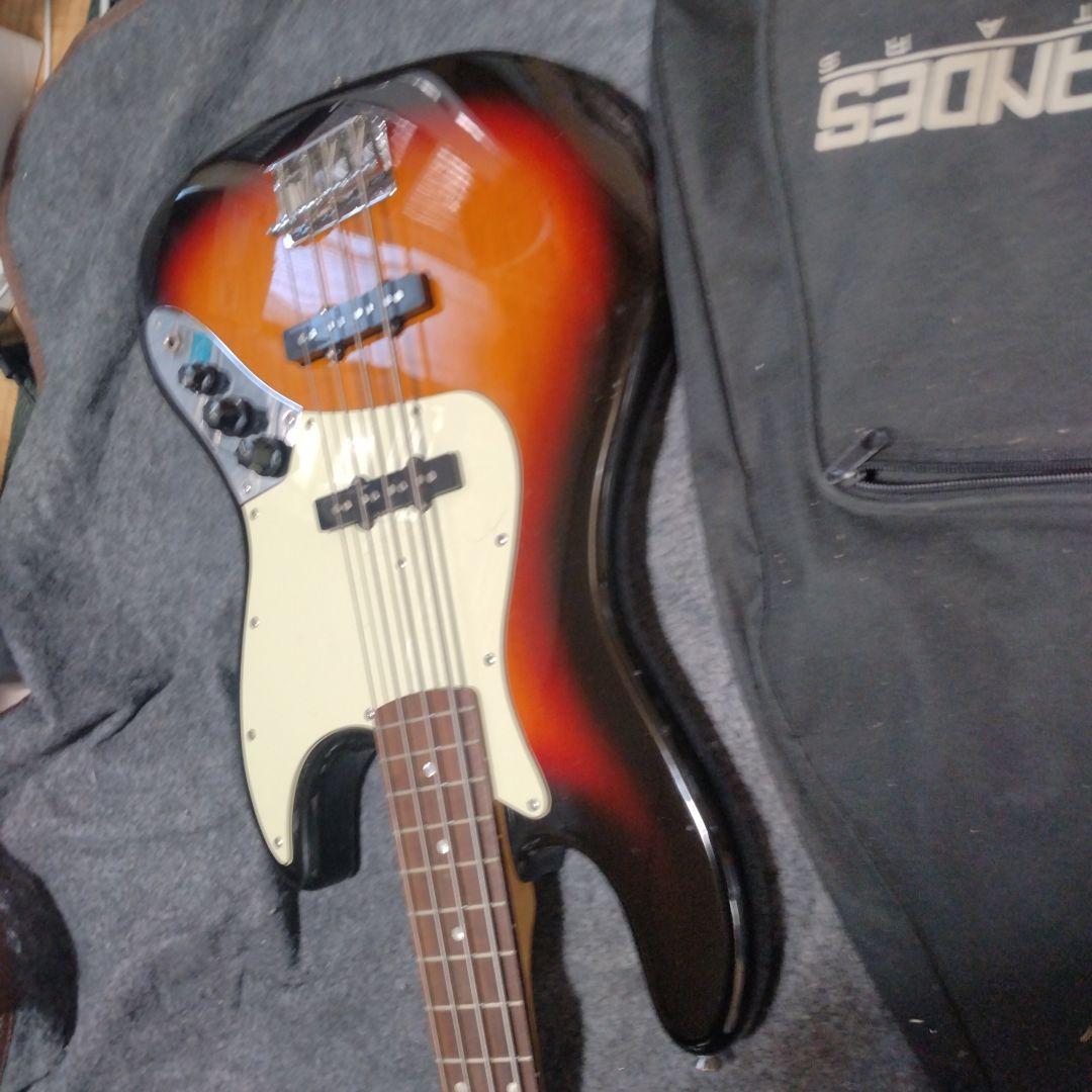 FERNANDESフェルナンデス エレキベース　ジャズベースタイプ　サンバースト