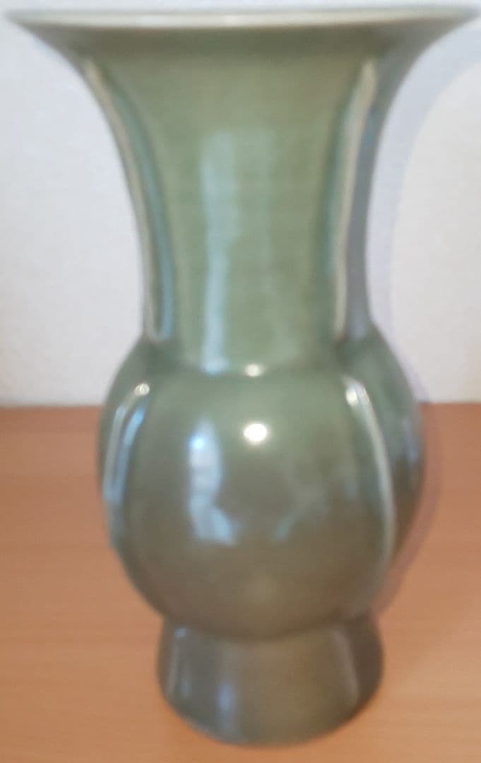 青磁中国美術 宋龍泉窯粉 梅子青出青磁品種 尊式 花瓶