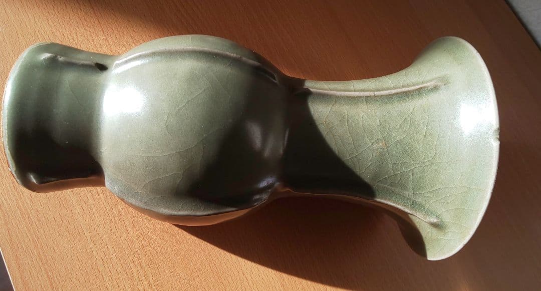 青磁中国美術 宋龍泉窯粉 梅子青出青磁品種 尊式 花瓶