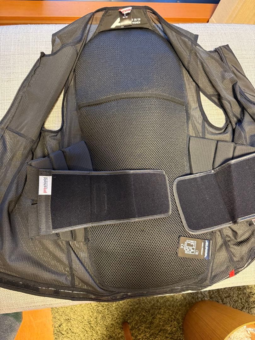 ★ALPINAスキースノーボードプロテクター レディース 背面 ベストタイプ ★