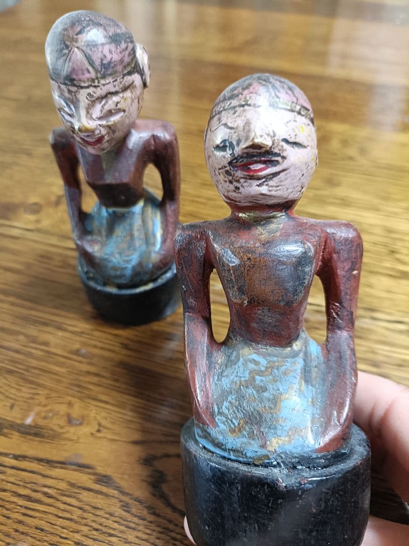 バリ島購入木製人形２体１２センチ