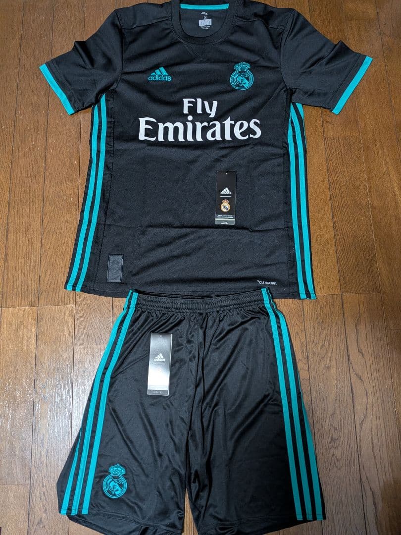 レアル・マドリード　17-18アウェイユニフォーム上下セット
