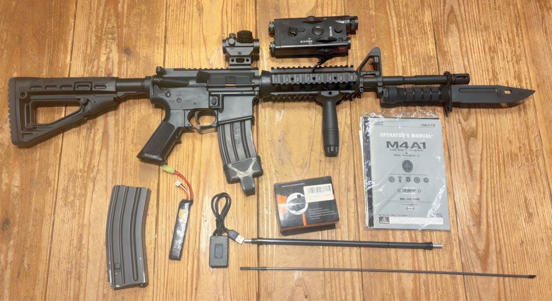 【最終値下げ】【付属品多々】東京マルイ 次世代電動ガン M4A1 外装カスタム
