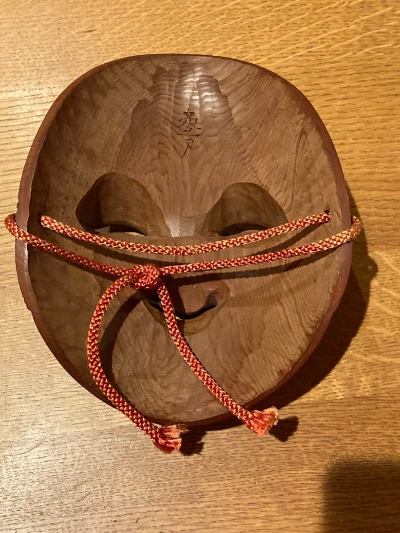 飛騨高山　一位一刀彫　能面おかめ