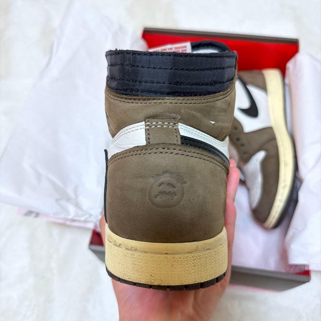 NIKEスニーカートラビィス