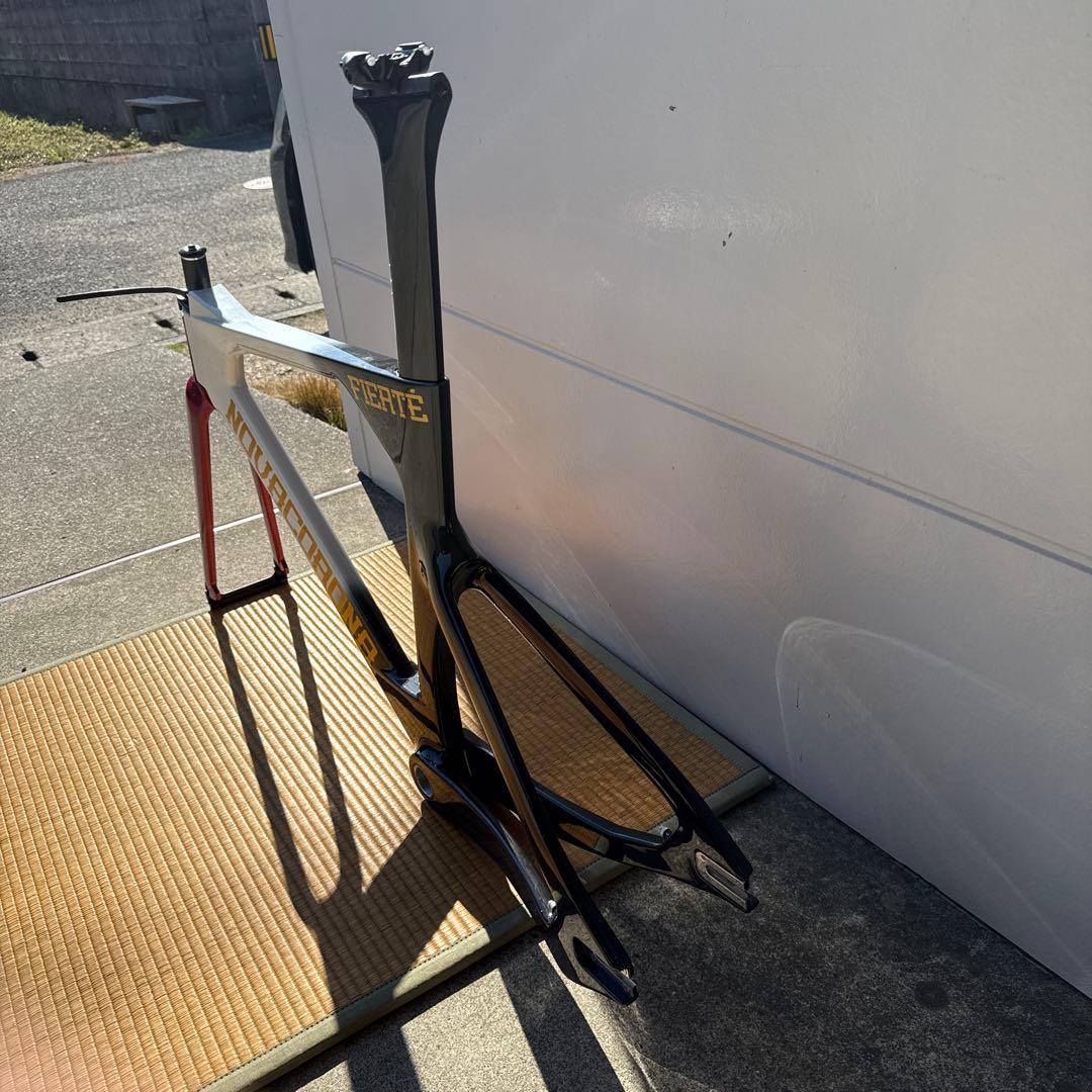 NOBACORONA フィエルテ　トラックカーボンフレーム　Mサイズ