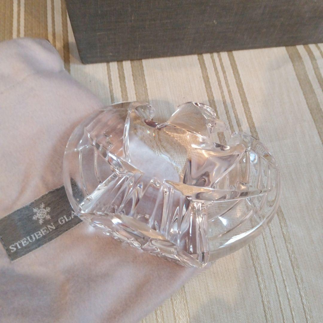 STEUBENスチューベン クリスタルガラス　イーグルの置物です。