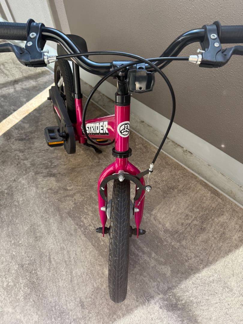STRIDER 14x ピンク ストライダー　ペダル　スタンド付き　子供用自転車
