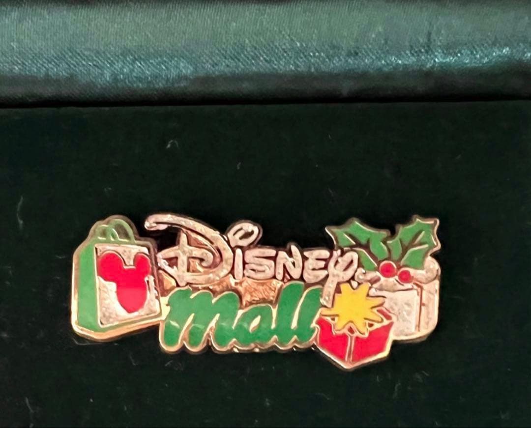 【限定300】スティッチ クリスマス ピンバッジ Disney Store 箱付