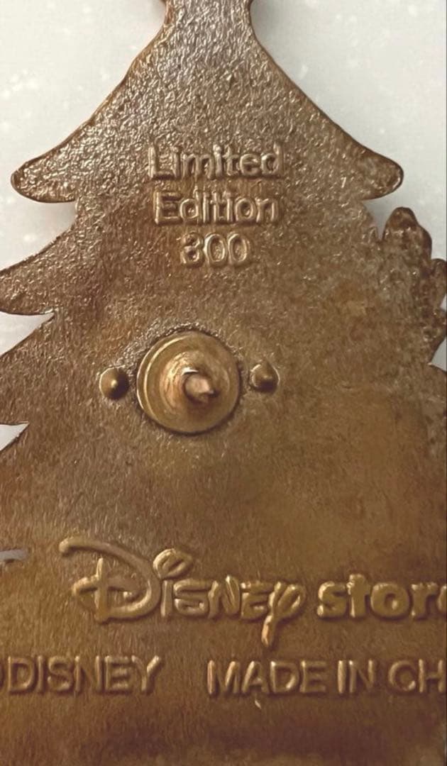 【限定300】スティッチ クリスマス ピンバッジ Disney Store 箱付