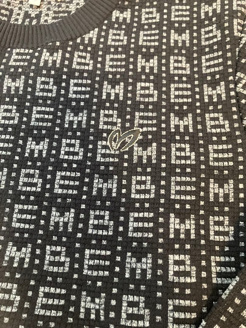 新品✳︎マスターバニーエディション✳︎総ロゴニット．セーター