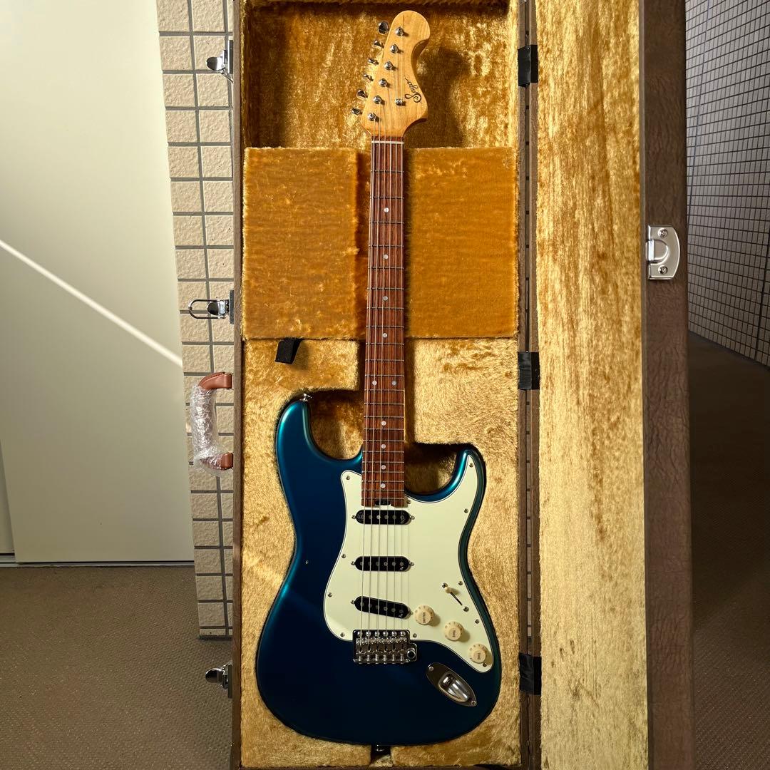 るいハカランダ Sago New Material Guitars