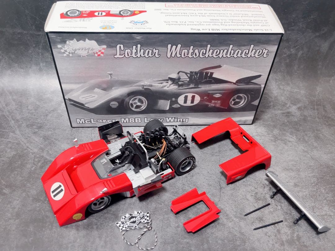ミニカー GMP 1/18 1970 McLaren M8B Low Wing #11