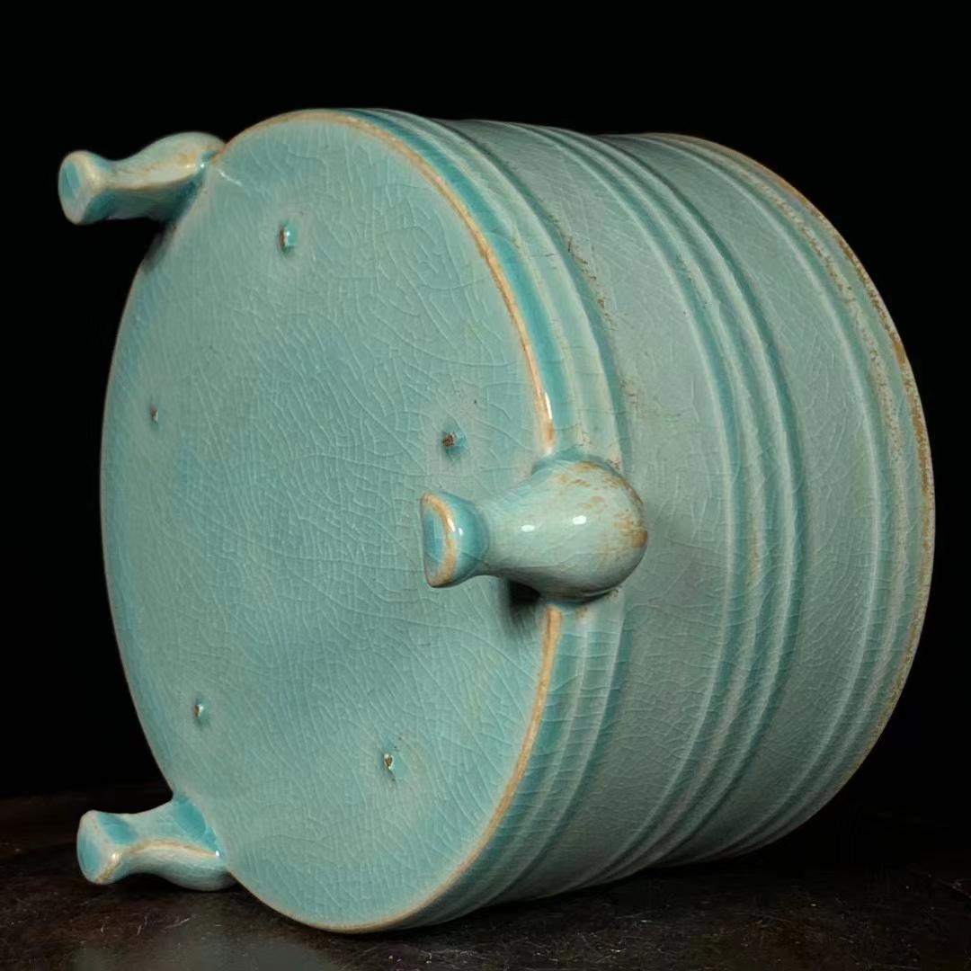 中国古美術・旧蔵の磁器・三足奐・18x13cm・置物・書道・文房具・稀少品・賞物