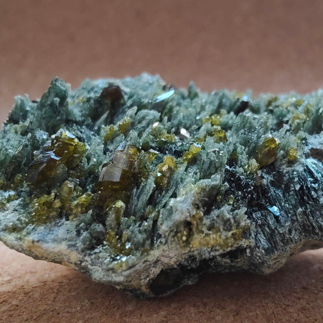 アフガニスタン産ガーネット、ダイオプサイド、エピドート　天然石、原石