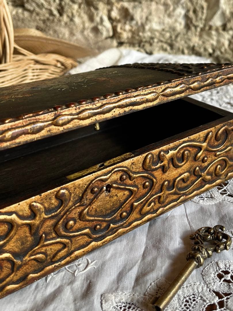 ◆フランスアンティーク｜手作り古い木箱、手書き油絵花小物入れアールヌーボー絵画