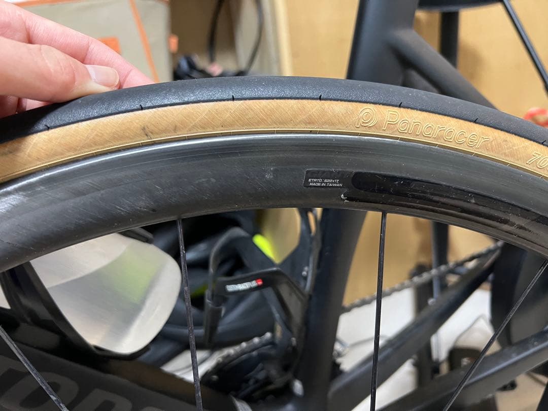 ジャイアントSLR1カーボンホイール