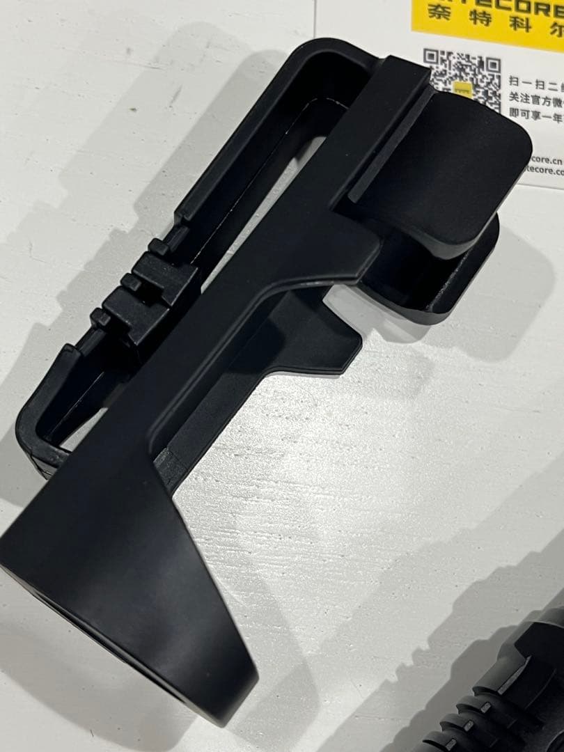 NITECOREナイトコア　P20ix タクティカルフラッシュライト4000lm