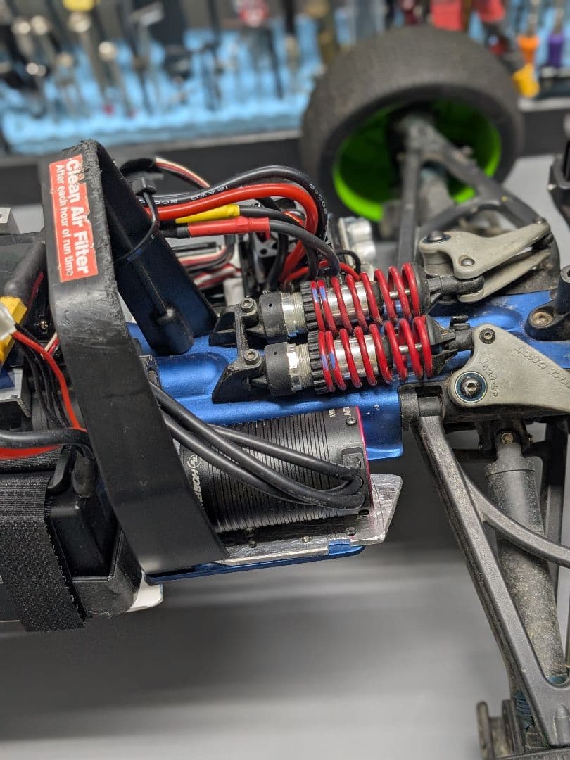 トラクサス レボ GPよりの電動変換仕様車　新品ボデー付き