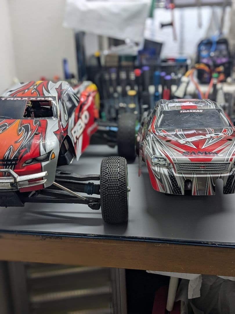 トラクサス レボ GPよりの電動変換仕様車　新品ボデー付き