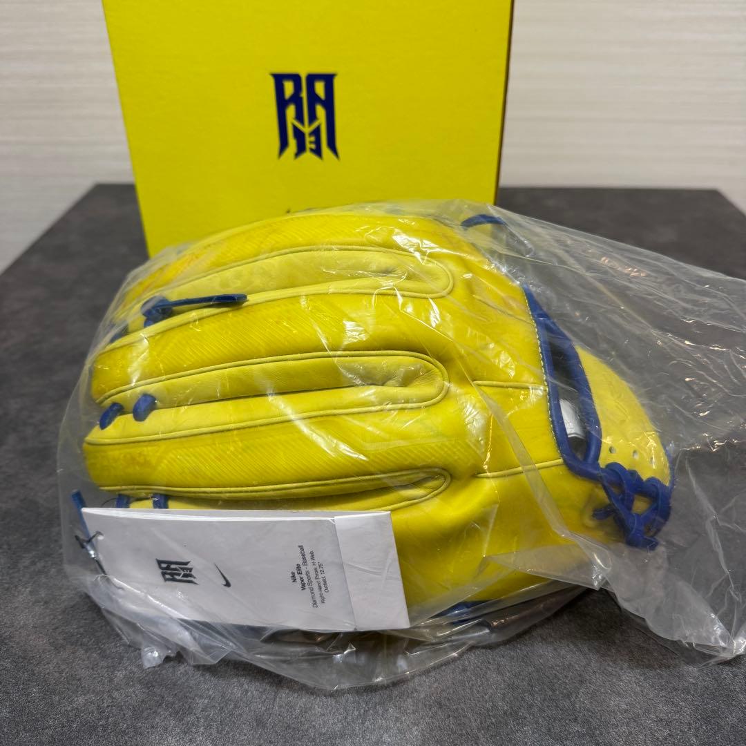 硬式グローブ ロナルド アクーニャ モデル イエロー ブルー ヴェイパーエリート