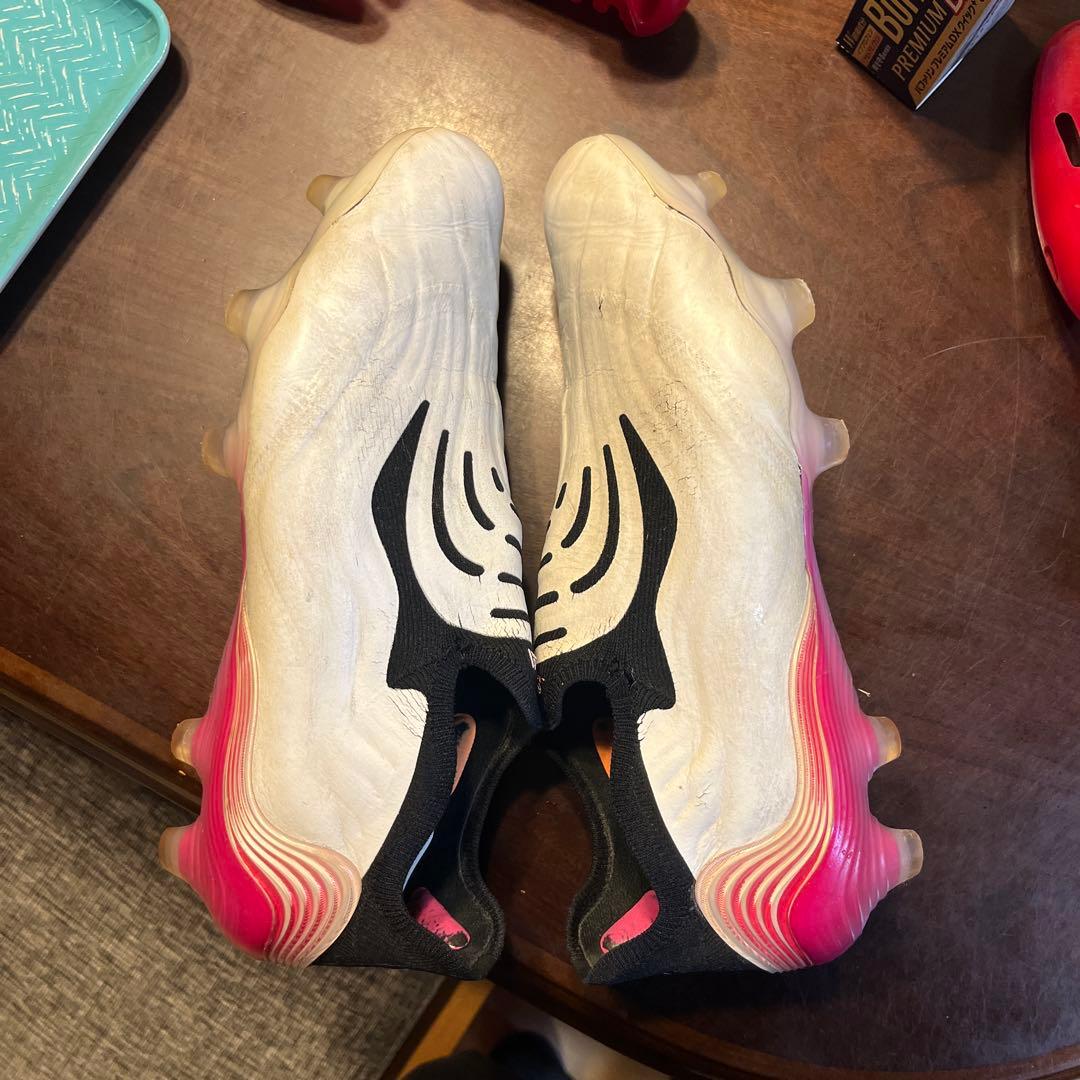 サッカースパイク　コパセンス　紐なし