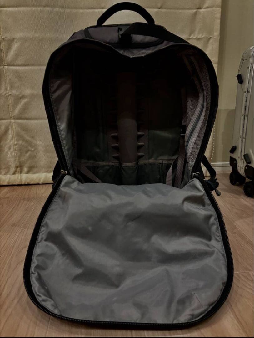 モンベル　キャリーバッグ　黒