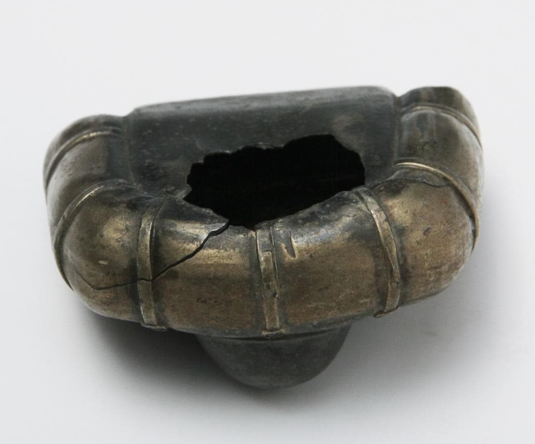 皇軍　兜と軍服　玩具？　鋳物製　破損品 用途不明