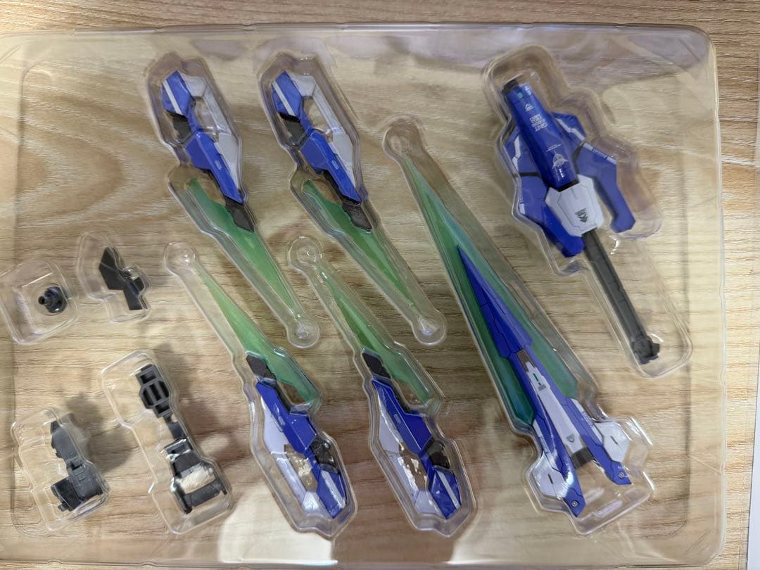 メタルビルド　ダブルオークアンタフルセイバー＆オプションセット