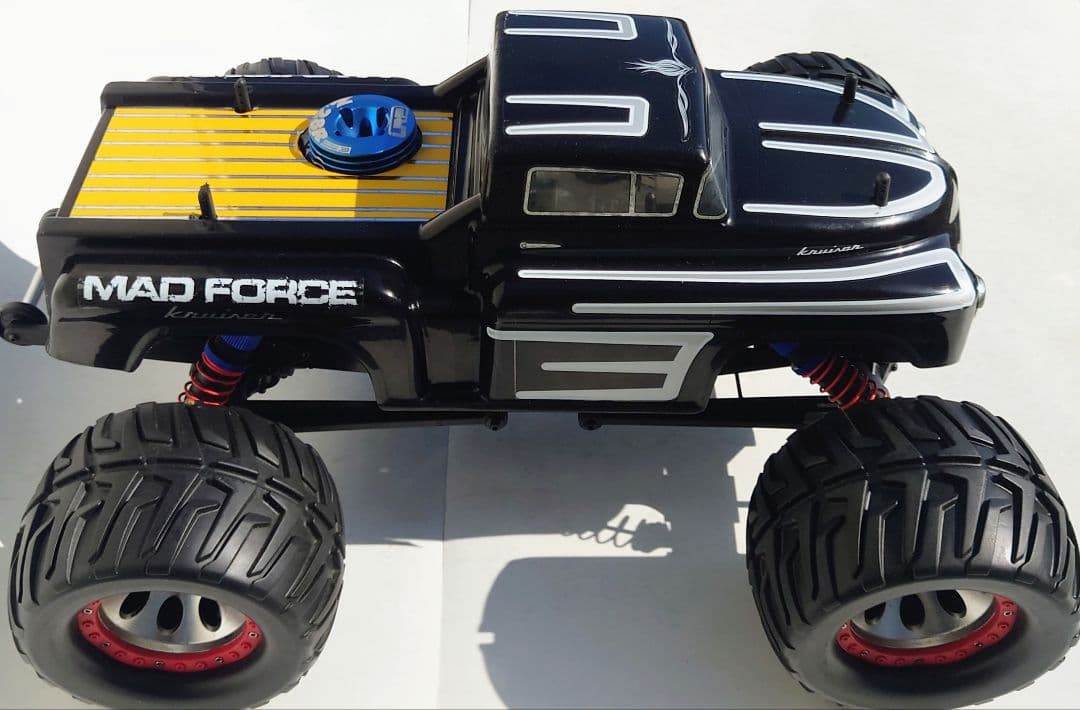 爆速仕様！京商 1/8 GP 4WDモンスタートラック 28エンジン ロトスタ付