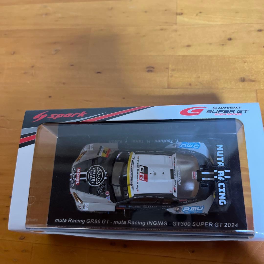 muta Racing GR86 GT 1/43ミニカー 2024