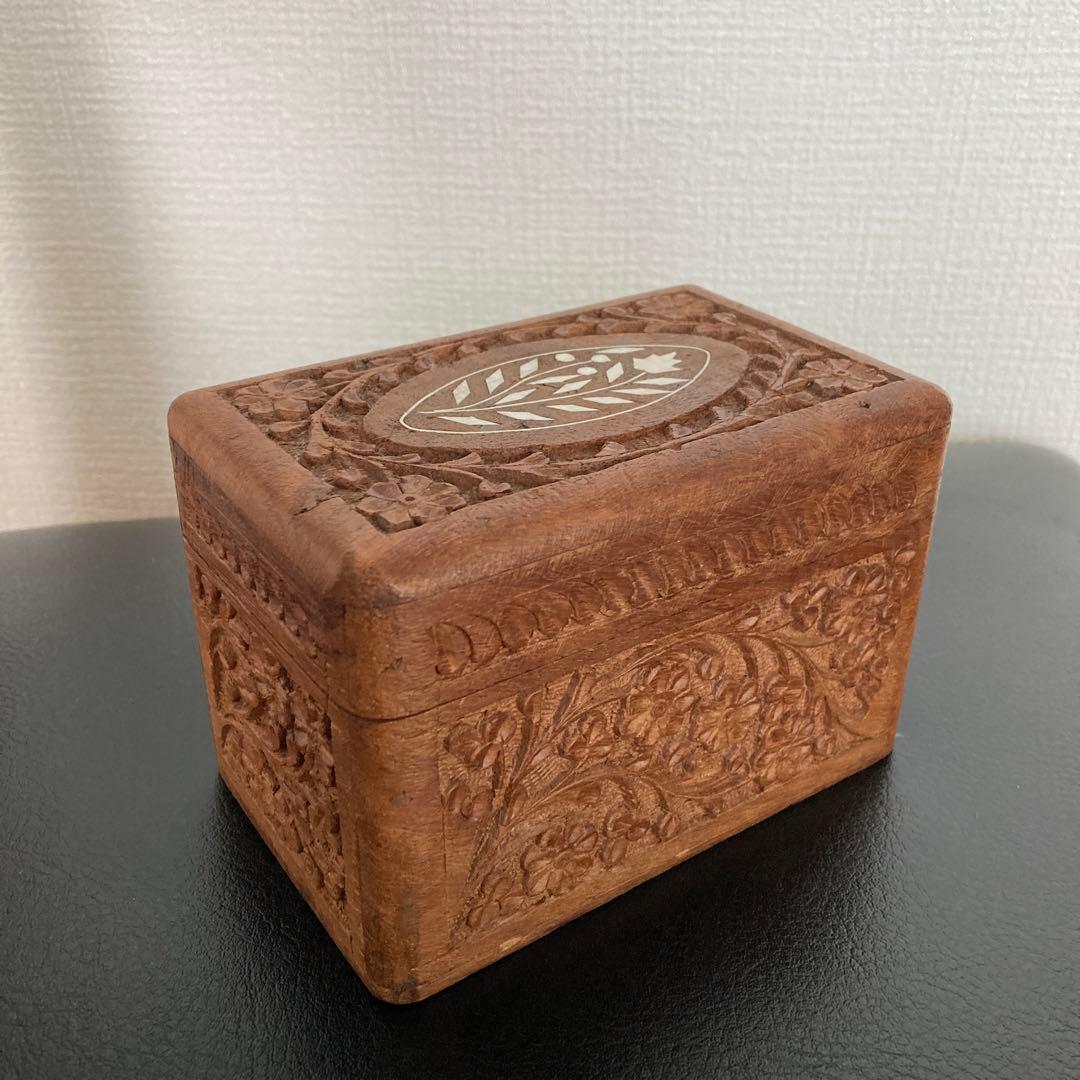 木製彫刻箱　カードケース　アンティーク　ヴィンテージ