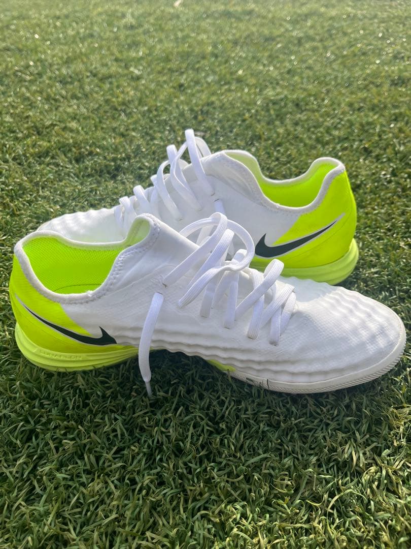 NIKE ナイキ　マジスタXフィナーレ　フットサルシューズ28 マジスタ