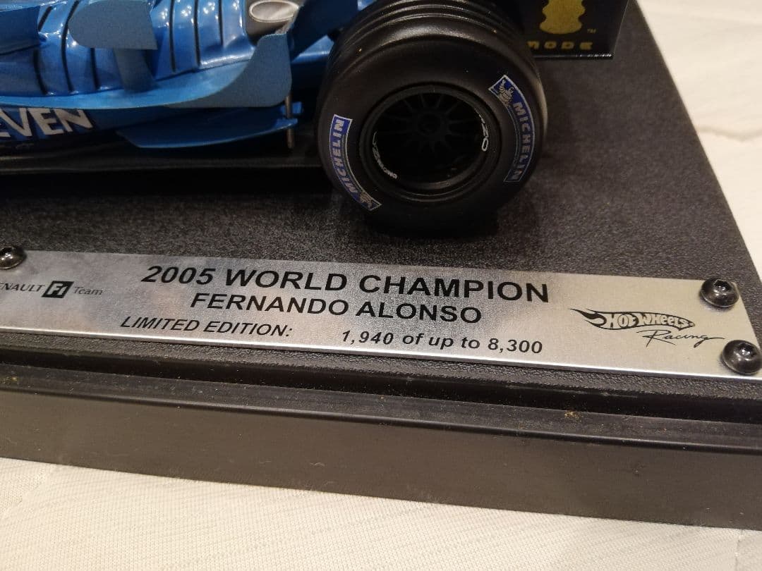 ホットウィール 1/18 ルノー R25 アロンソ 2005 チャンピオン