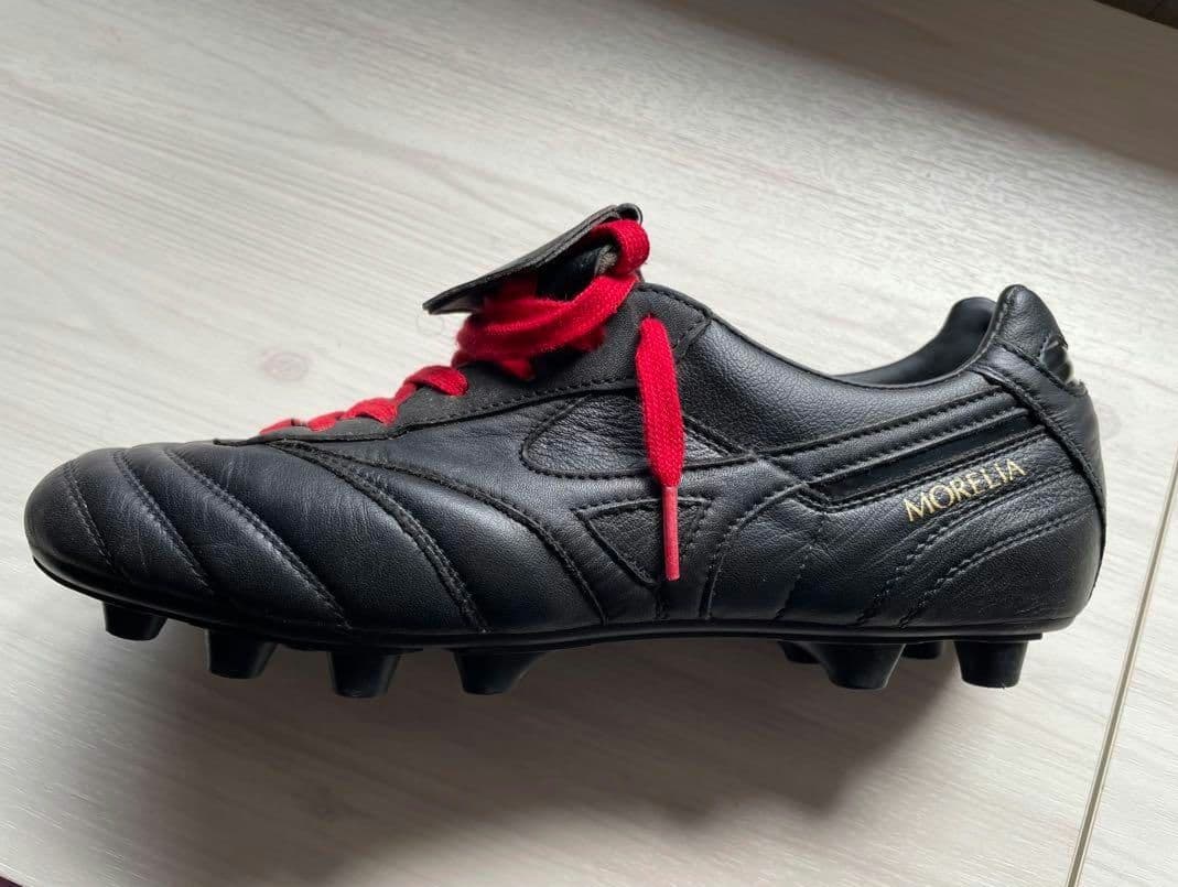 モレリア2の限定ブラックアウトカラー 日本国内450足数量限定発売