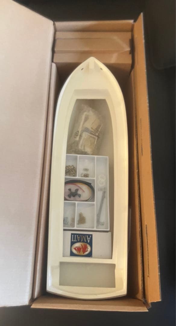 Grand Banks Model クラシックヨット 1:20スケール