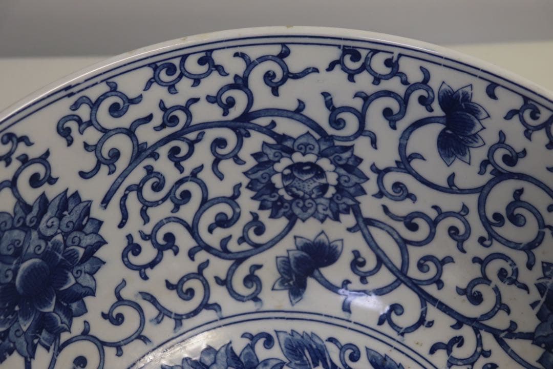 中国　染付蓮紋お碗　大明嘉靖年製銘　送料込み0607