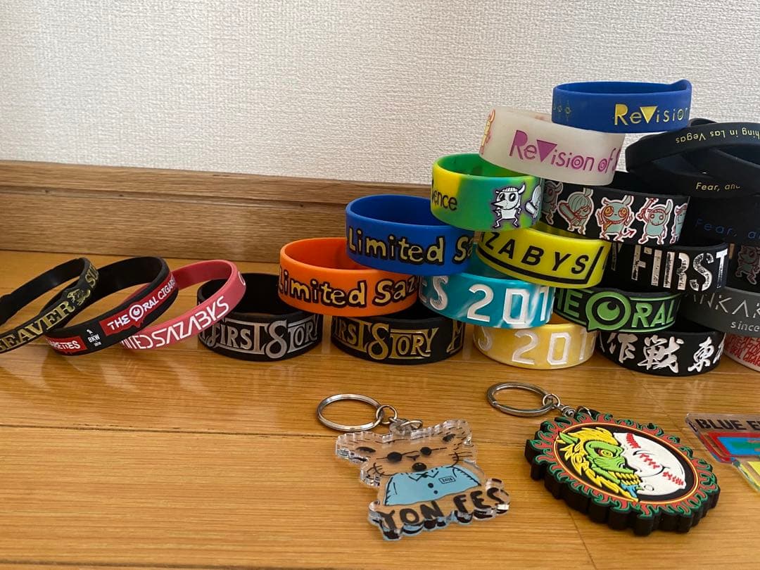 バンド　ラババン　キーホルダー　ケース　ラバーバンド