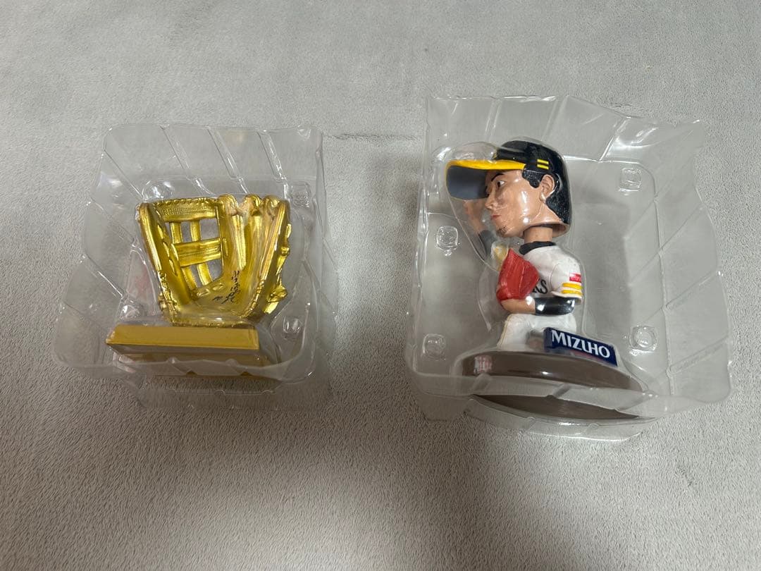 ソフト　千賀滉大選手 VICTORY GLOVE 小久保裕紀選手 ボブルヘッド
