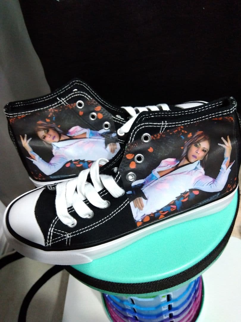 YOSHIKI グッズ 第3弾スニーカー鏡かばんyoshikittyぬいぐるみ他