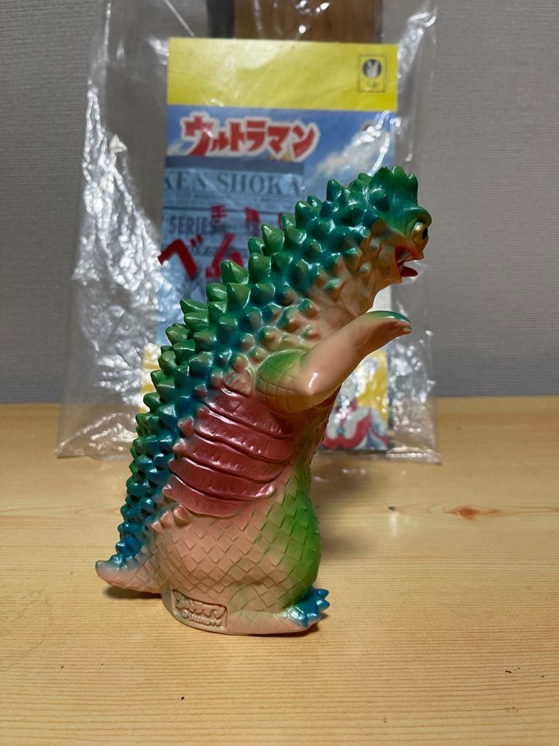 ビリケン商会　ベムラー　肌色　ウルトラQ 怪獣　ソフビ