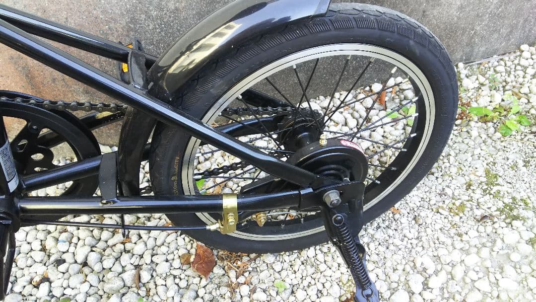 折りたたみ自転車　16インチ　ノーパンクタイヤ　ミニベロ　本体のみ